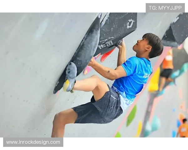 南京攀岩队在攀岩联赛中的灵活性表现引发热议与思考